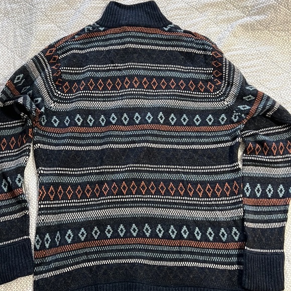 Sherpa Adventure Gear Pullover Mens Large for Sale. Used Like New Firm Price. - Picture 9 of 16